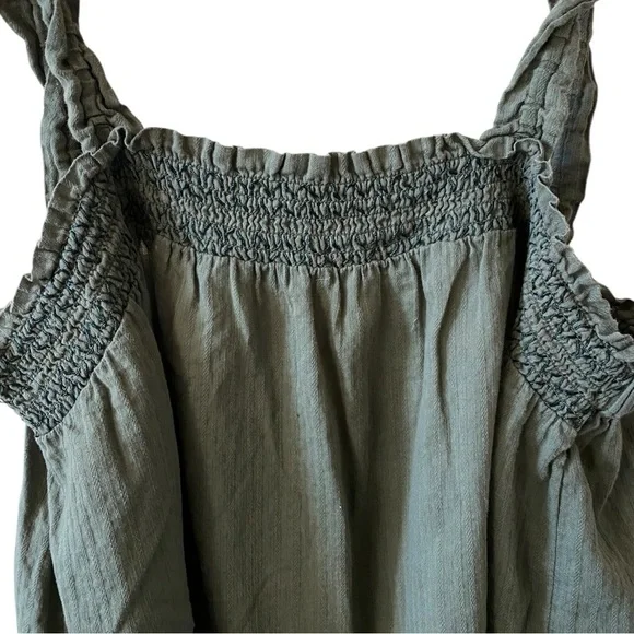 Banana Republic Green Smocked Tank Top - Picture 2 of 4